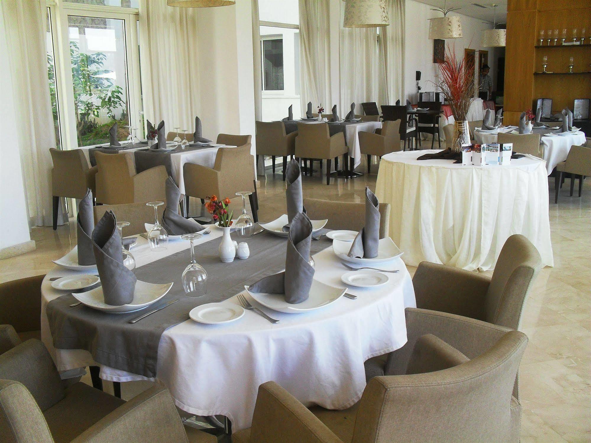 Suites Hotel Mohammed V By Accor Al Hoceima Exterior photo